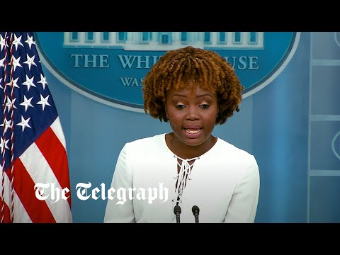 White House press secretary learns of Queen's death live during press conference