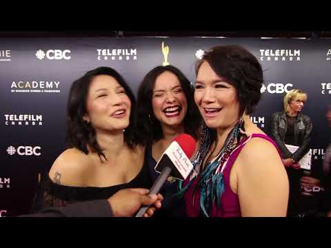 Cat w Actresses Tamara, Sarah & Jennifer Podemski at the 2019 Canadian Screen Awards