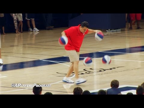 Sean Miller Dribbling 4 Basketballs For 20 Seconds