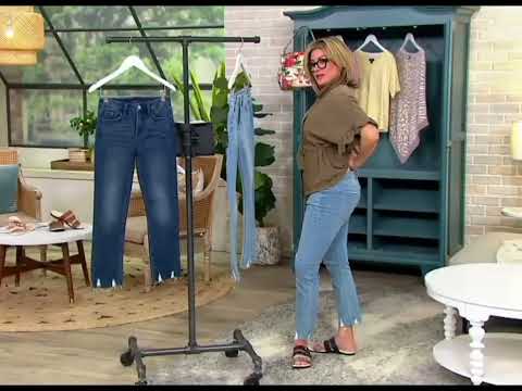 QVC host Shawn looking good in jeans 020