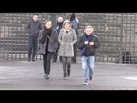 Roman Polanski and Emmanuelle Seigner arrive late and get rejected from Johnny Hallyday funeral