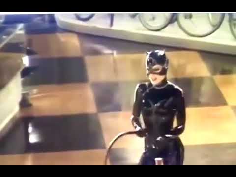 Batman returns - Behind the scenes,, Michelle Pfeiffer Whips Mannequin