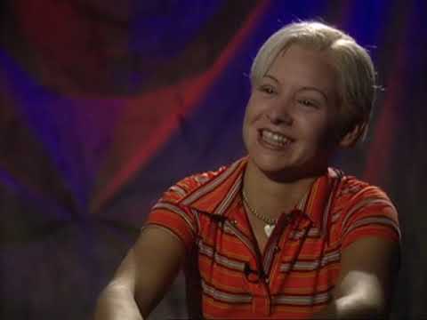 D'arcy Wretzky talks about the stress of having to look pretty as a rockstar/celebrity - 1996