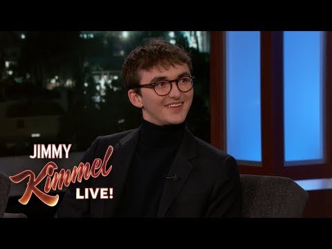 Isaac Hempstead Wright on Game of Thrones Spoilers & Bran's Creepy Stare