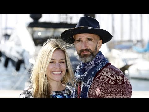 Who Is Stephen Kay Everything About Piper Perabo's Husband