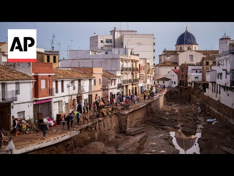 Residents assess damage after flooding devastates Valencian town of Chiva