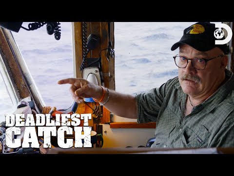 Rivalry Renewed: The Wizard vs the Seabrooke  | Deadliest Catch