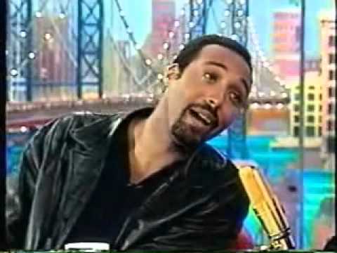 Jesse L Martin sings to Rosie O'Donnell